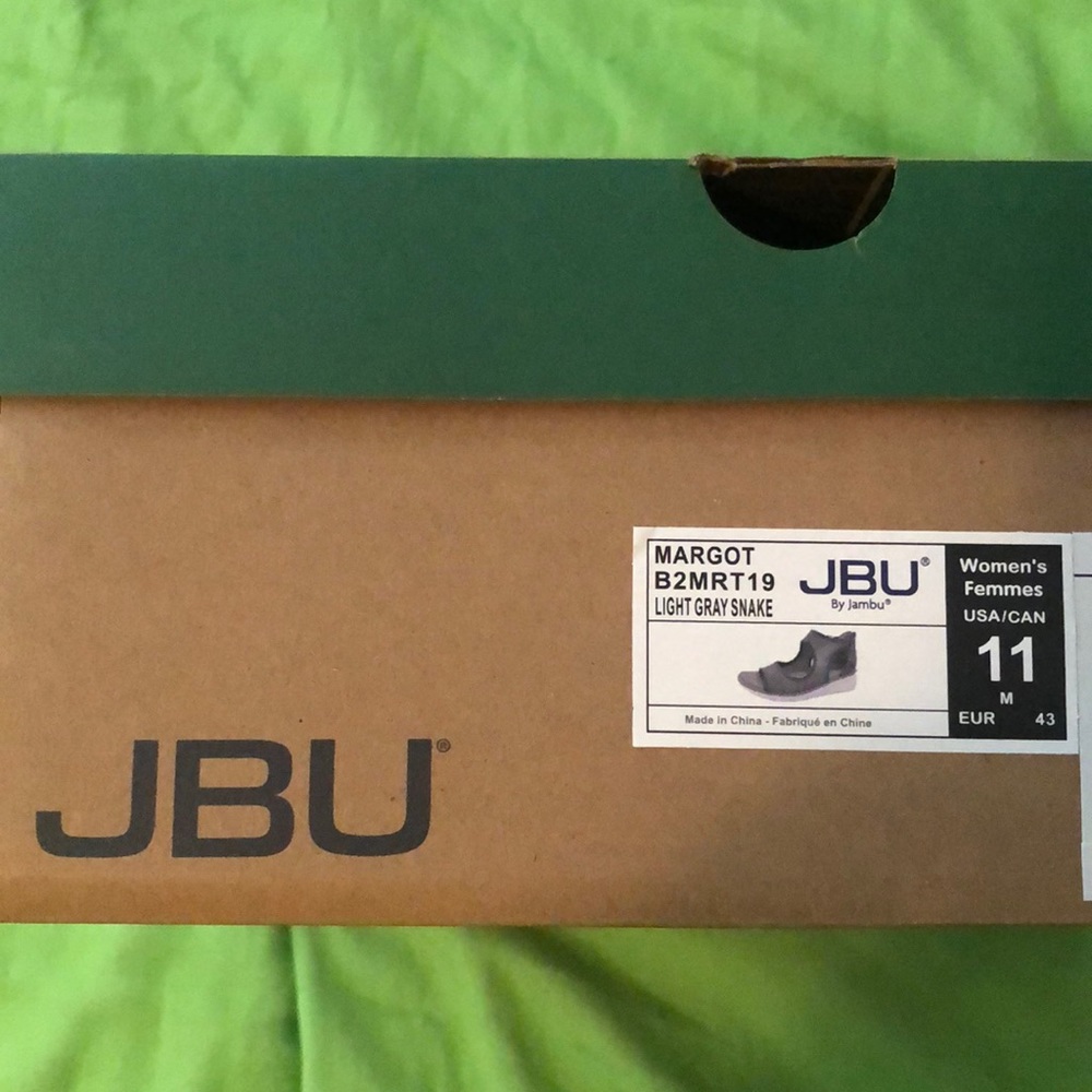 JBU by Jambu Margot sandal new in box size 11 color light gray snake